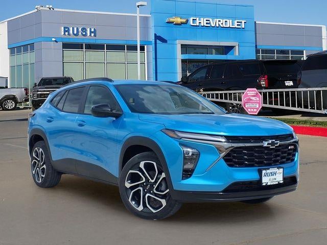 2026 Chevrolet Trax 2RS in Marina Blue Metallic — front three-quarter view